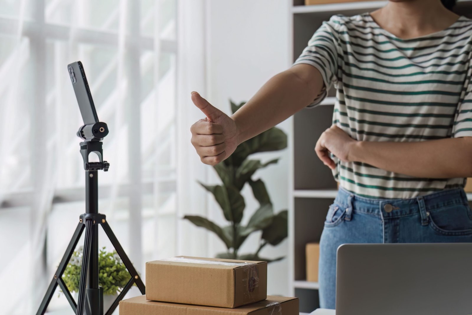 vídeos ajudando consumidores em compras online